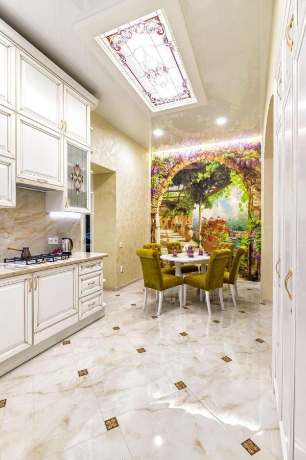 Rynok Square City Center Two Bedroom Apartment! Lvov Exteriér fotografie